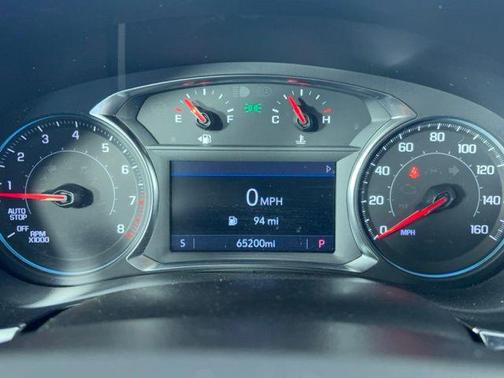 Silver Sage Metallic 2023 Chevrolet Traverse LT Cloth