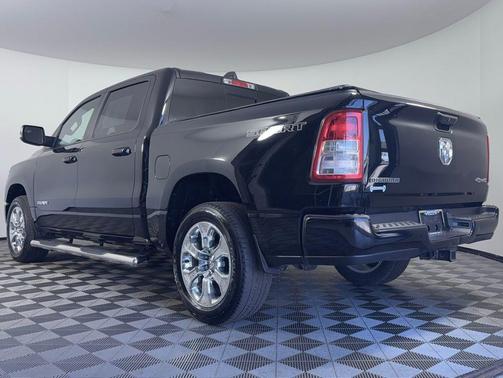 Diamond Black Crystal Pearlcoat 2023 RAM 1500 Big Horn/Lone Star