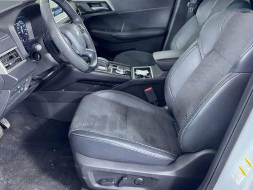 2023 Mitsubishi Outlander PHEV SE S-AWC