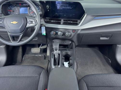 Summit White 2024 Chevrolet Trax LS