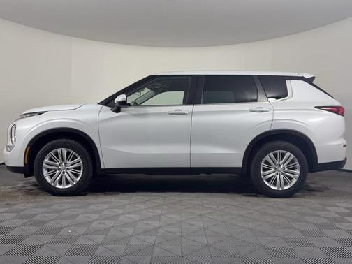 2023 Mitsubishi Outlander ES 2.5 S-AWC