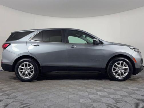 Sterling Gray Metallic 2024 Chevrolet Equinox 1LT