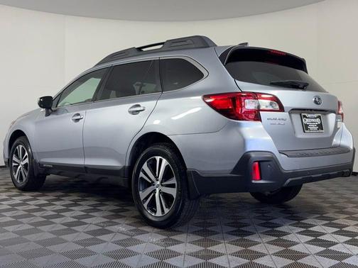 Ice Silver Metallic 2019 Subaru Outback 2.5i Limited