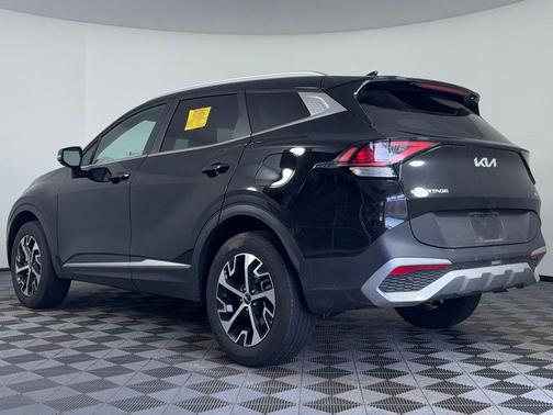 Ebony Black 2024 Kia Sportage EX