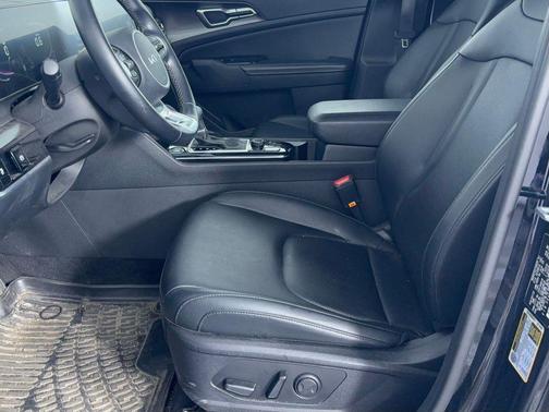 Ebony Black 2024 Kia Sportage EX