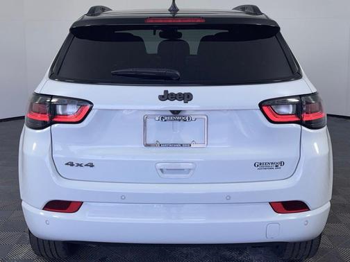 Bright White Clearcoat 2024 Jeep Compass Limited
