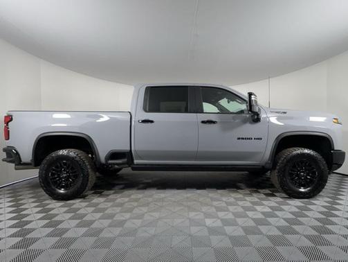 2025 Chevrolet Silverado 2500 4WD Crew Cab Standard Bed ZR2