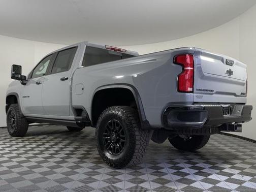 2025 Chevrolet Silverado 2500 4WD Crew Cab Standard Bed ZR2