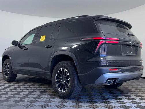Mosaic Black Metallic 2025 Chevrolet Traverse AWD Z71