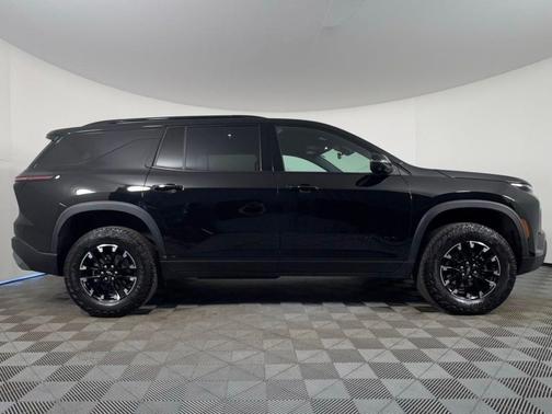 Mosaic Black Metallic 2025 Chevrolet Traverse AWD Z71