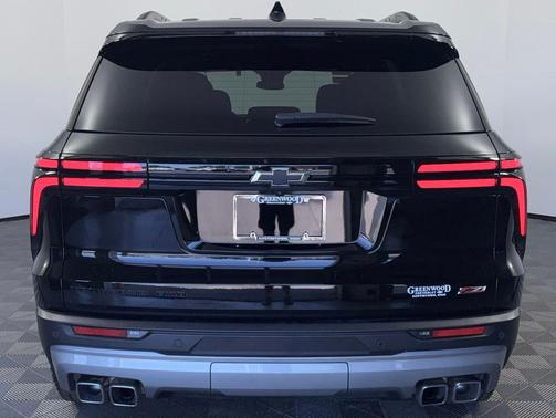 Mosaic Black Metallic 2025 Chevrolet Traverse AWD Z71