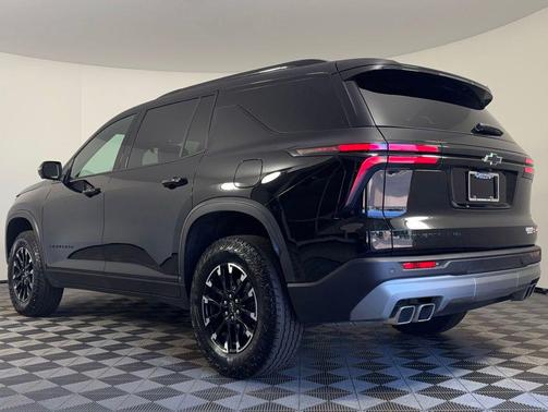 Mosaic Black Metallic 2025 Chevrolet Traverse AWD Z71