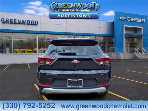 Mosaic Black Metallic 2026 Chevrolet Trailblazer LT