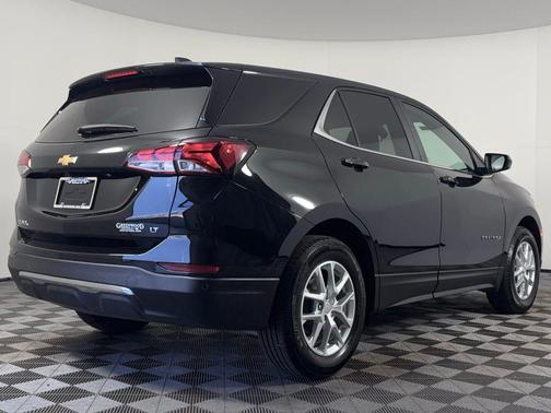 Mosaic Black Metallic 2024 Chevrolet Equinox 1LT