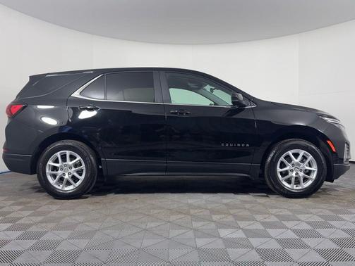 Mosaic Black Metallic 2024 Chevrolet Equinox 1LT