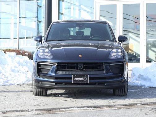 2023 Porsche Macan Base