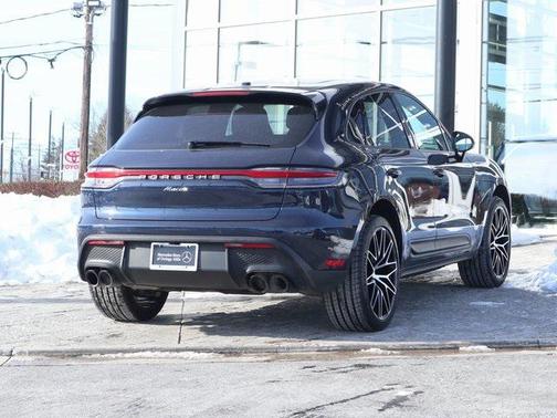 2023 Porsche Macan Base
