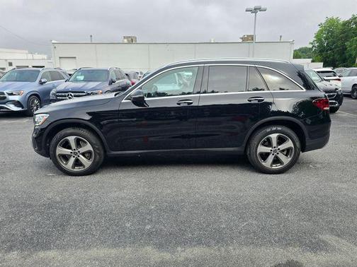 Black 2022 Mercedes-Benz GLC 300 4MATIC