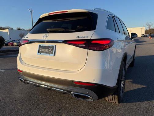 Moonlight White 2026 Mercedes-Benz GLC 300 4MATIC