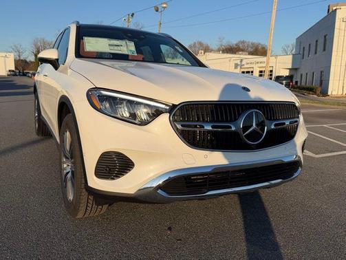 Moonlight White 2026 Mercedes-Benz GLC 300 4MATIC