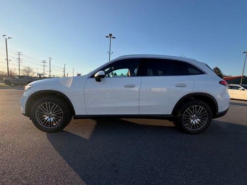 Moonlight White 2026 Mercedes-Benz GLC 300 4MATIC