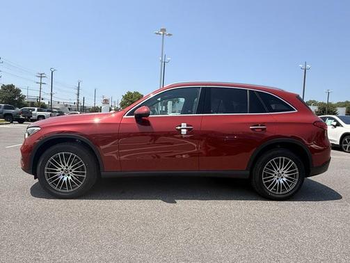 2025 Mercedes-Benz GLC 300 4MATIC