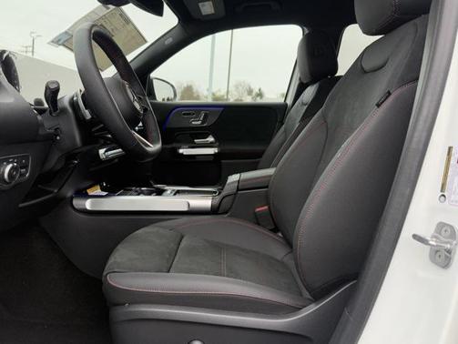 2025 Mercedes-Benz GLB 250 4MATIC