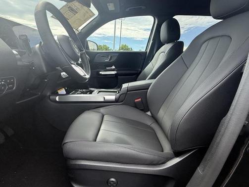 2025 Mercedes-Benz GLB 250 4MATIC