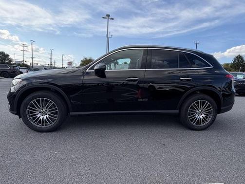 2026 Mercedes-Benz GLC 300 4MATIC