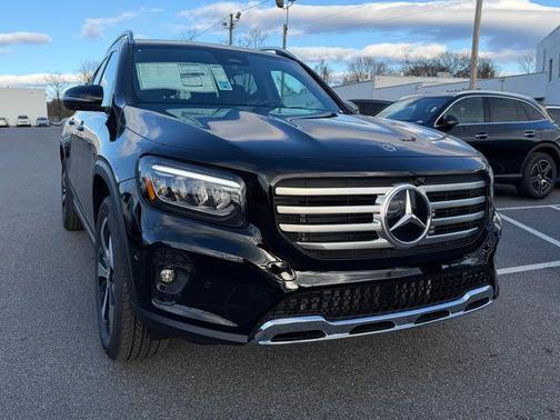 Black 2026 Mercedes-Benz GLB 250 4MATIC