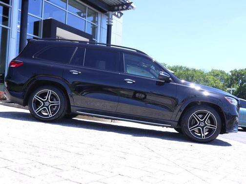 Obsidian Black Metallic 2024 Mercedes-Benz GLS 450 4MATIC