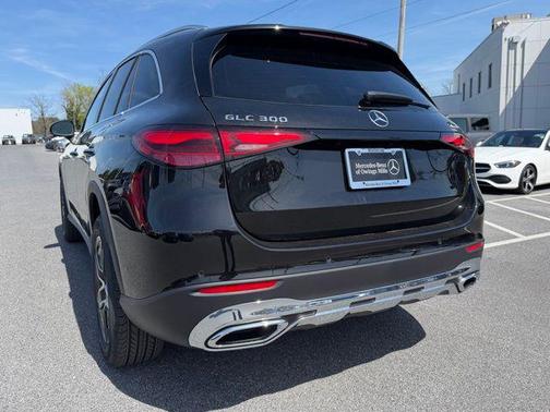 Obsidian Black 2026 Mercedes-Benz GLC 300 4MATIC