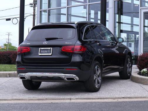 Black 2022 Mercedes-Benz GLC 300 4MATIC