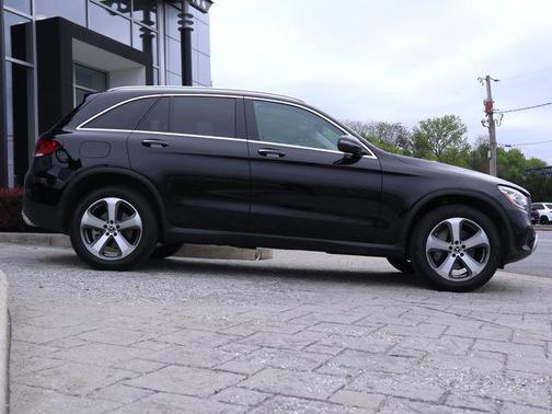 Black 2022 Mercedes-Benz GLC 300 4MATIC