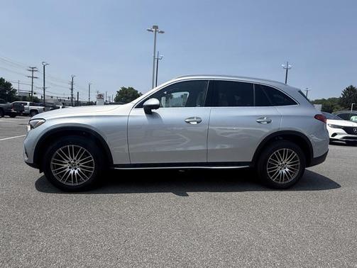 2025 Mercedes-Benz GLC 300 4MATIC