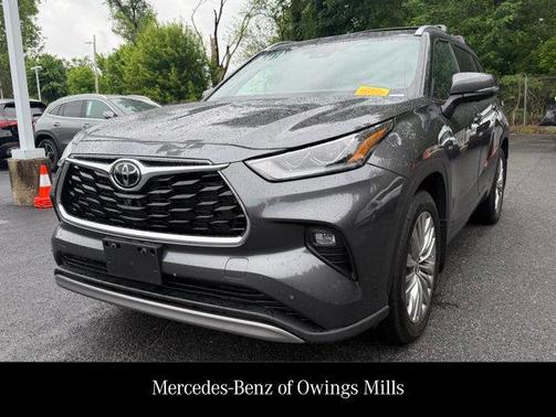 Magnetic Gray Metallic 2025 Toyota Highlander Platinum