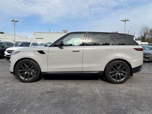 2024 Land Rover Range Rover Sport SE
