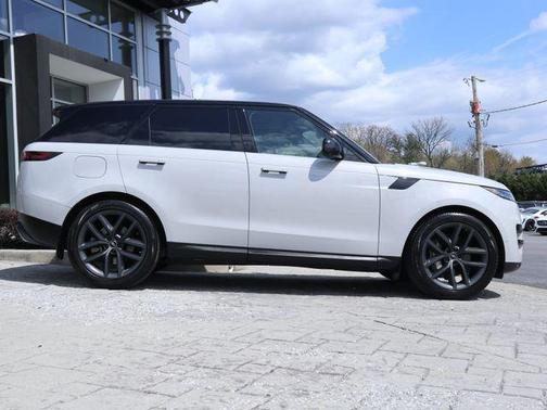 2024 Land Rover Range Rover Sport SE