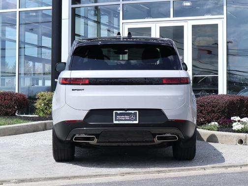 2024 Land Rover Range Rover Sport SE