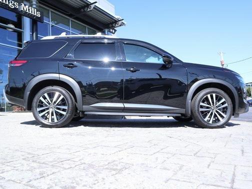 2024 Nissan Pathfinder Platinum 4WD