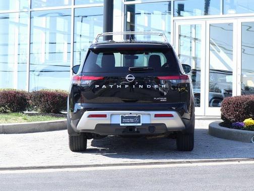2024 Nissan Pathfinder Platinum 4WD