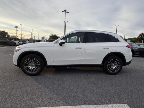 2026 Mercedes-Benz GLC 300 4MATIC