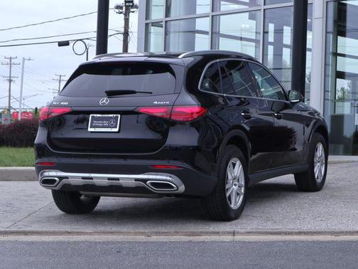 Black 2023 Mercedes-Benz GLC 300 4MATIC