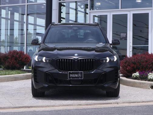 Black Sapphire Metallic 2024 BMW X5 xDrive40i