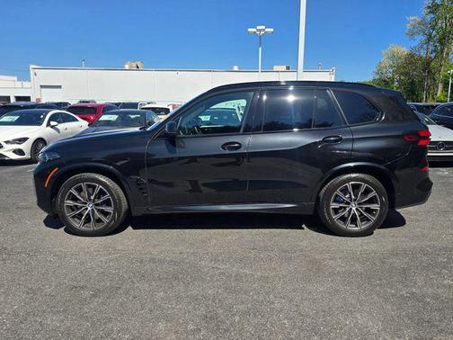 Black Sapphire Metallic 2024 BMW X5 xDrive40i