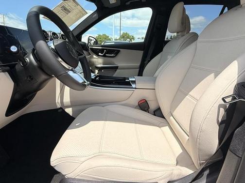 2025 Mercedes-Benz GLC 300 4MATIC