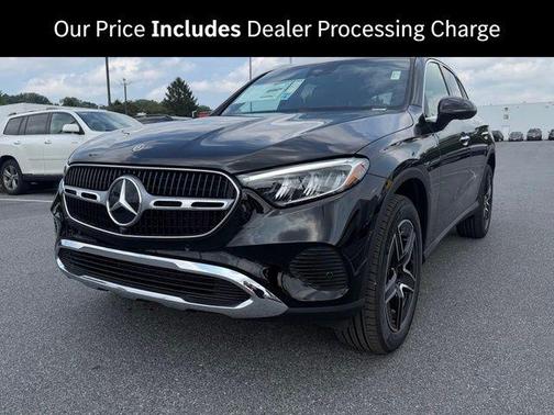Black 2027 Mercedes-Benz GLC 300 4MATIC