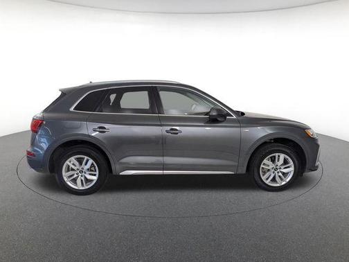 Daytona Gray Pearl Effect 2023 Audi Q5 45 S line Premium