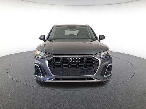 Daytona Gray Pearl Effect 2023 Audi Q5 45 S line Premium