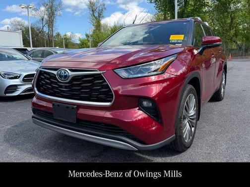 Ruby Flare Pearl 2022 Toyota Highlander Hybrid Platinum